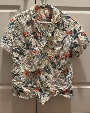 American Eagle Poolside Tropical Hummingbird Floral Button-Up Shirt